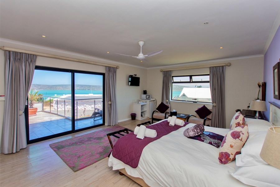 7 Bedroom Property for Sale in Myburgh Park Western Cape